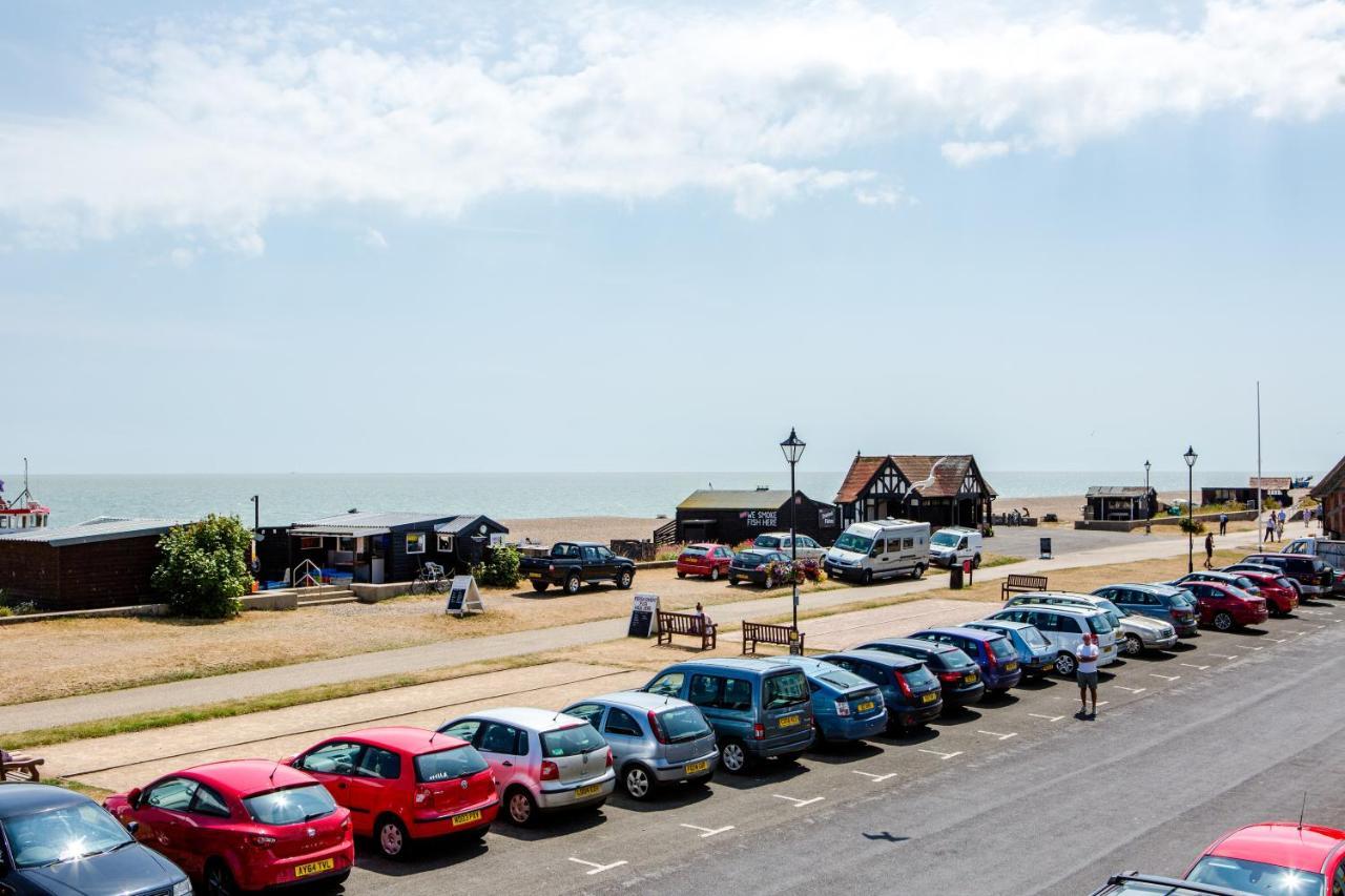 14 Market Cross Place - Beachfront Location With Lovely Sea Views - Aldeburgh Coastal Cottages Exterior photo