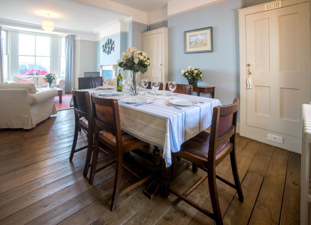 14 Market Cross Place - Beachfront Location With Lovely Sea Views - Aldeburgh Coastal Cottages Exterior photo